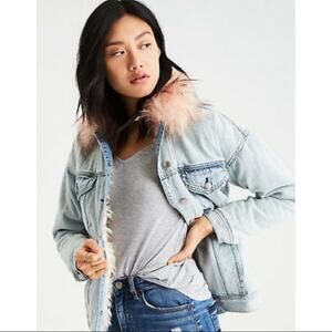 American Eagle Faux Fur Collar Sherpa Lined Denim Jacket Medium